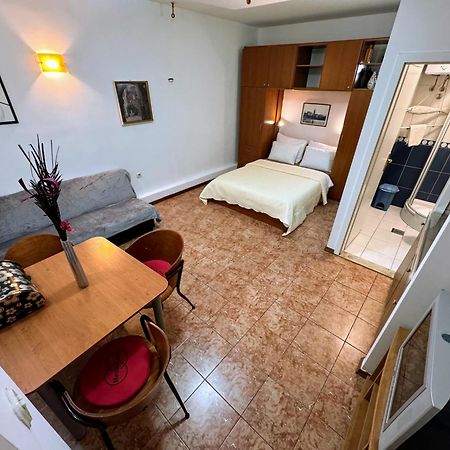 Grgur Studio Apartments สปลิท ภายนอก รูปภาพ