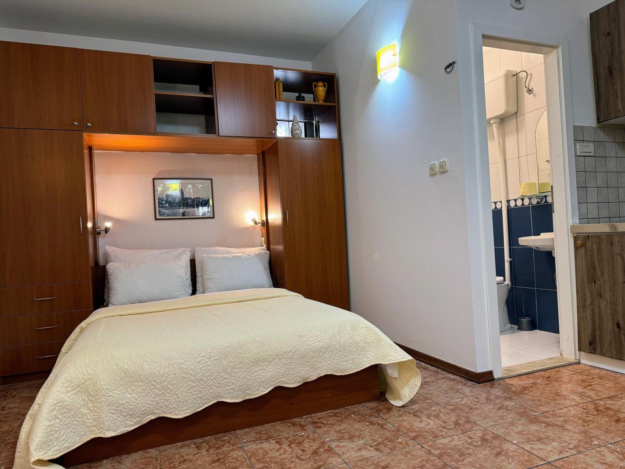 Grgur Studio Apartments สปลิท ภายนอก รูปภาพ