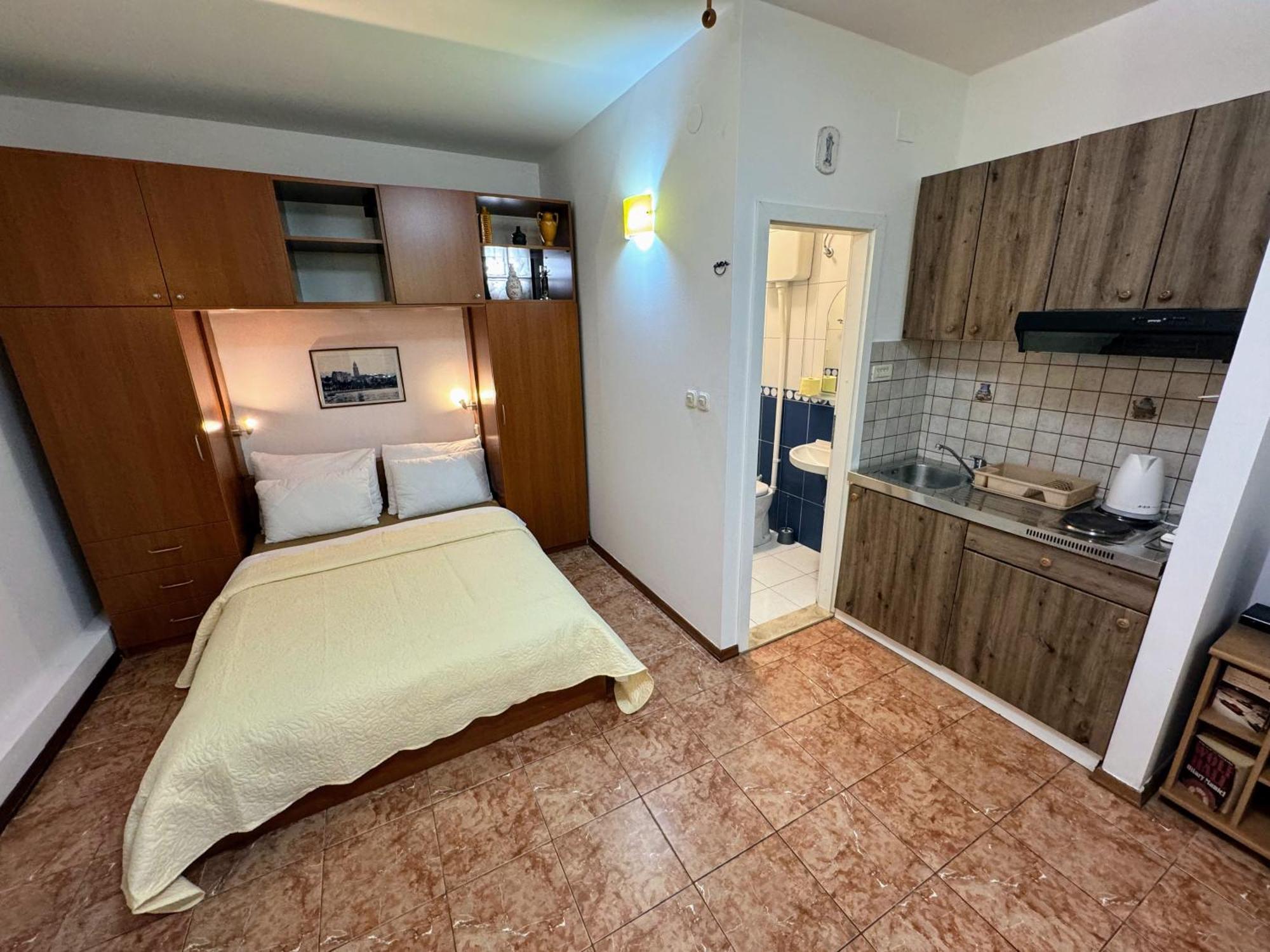 Grgur Studio Apartments สปลิท ภายนอก รูปภาพ