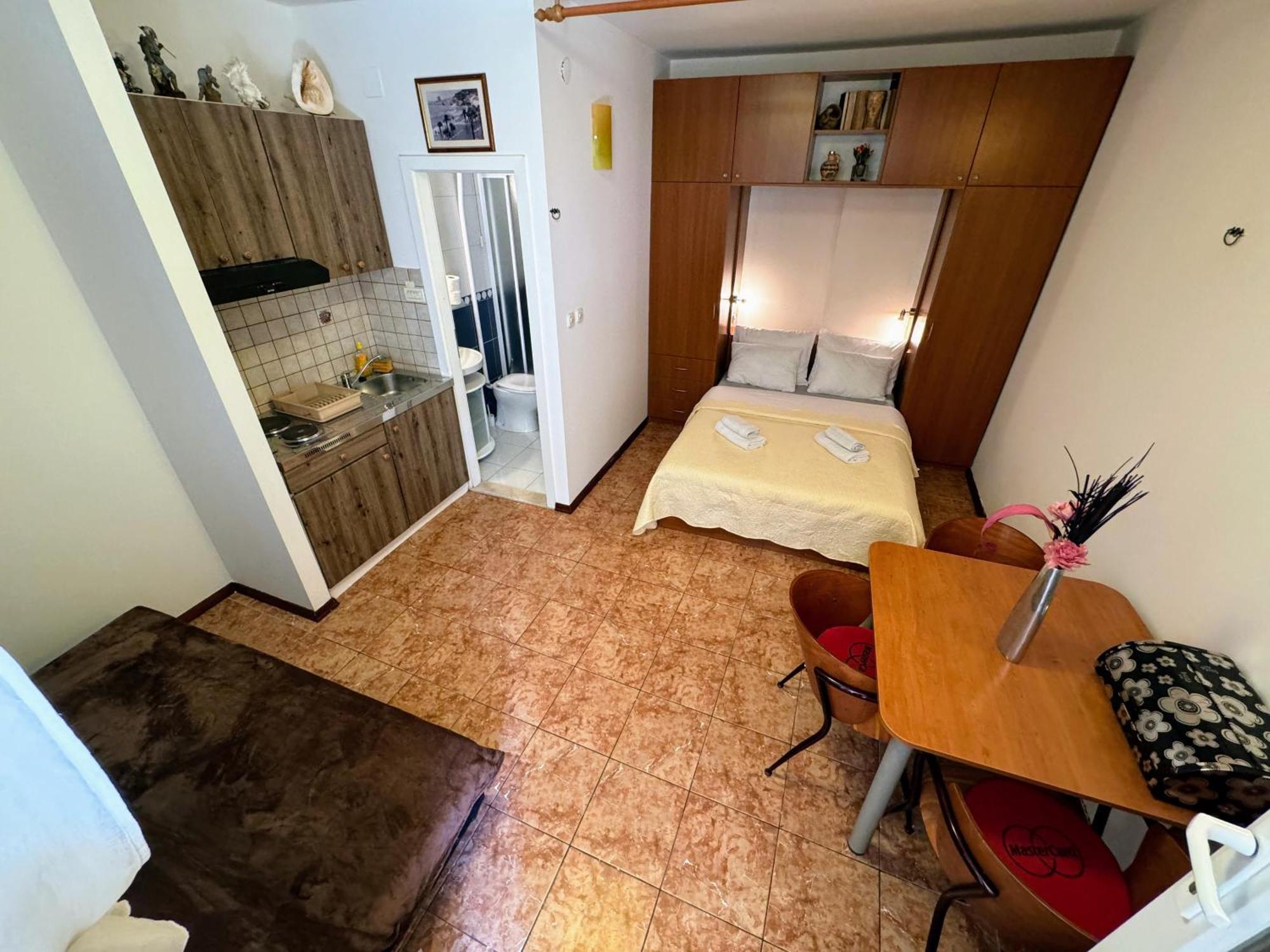 Grgur Studio Apartments สปลิท ภายนอก รูปภาพ