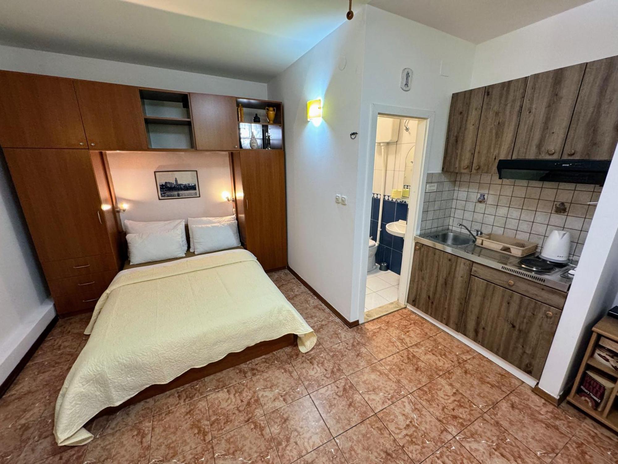 Grgur Studio Apartments สปลิท ภายนอก รูปภาพ