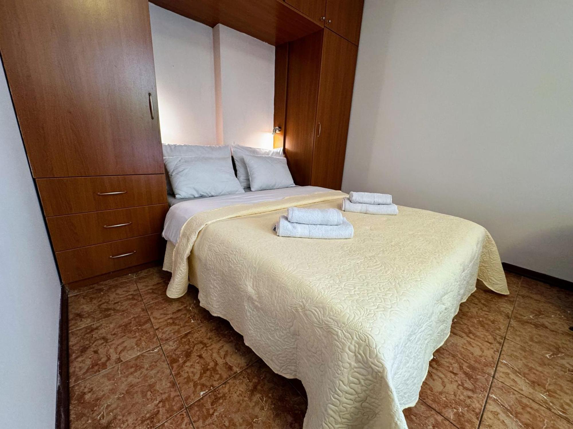 Grgur Studio Apartments สปลิท ภายนอก รูปภาพ